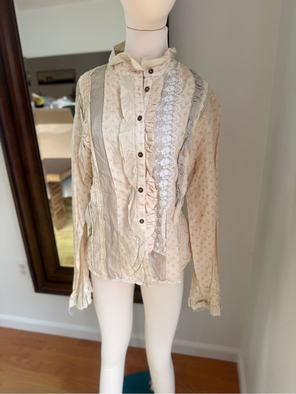 TRELISE COOPER Cream Ruffled Lace Button-Down Blouse